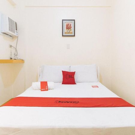 RedDoorz @ Golden Skye Hotel Guagua Buitenkant foto