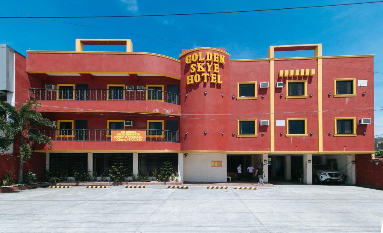RedDoorz @ Golden Skye Hotel Guagua Buitenkant foto