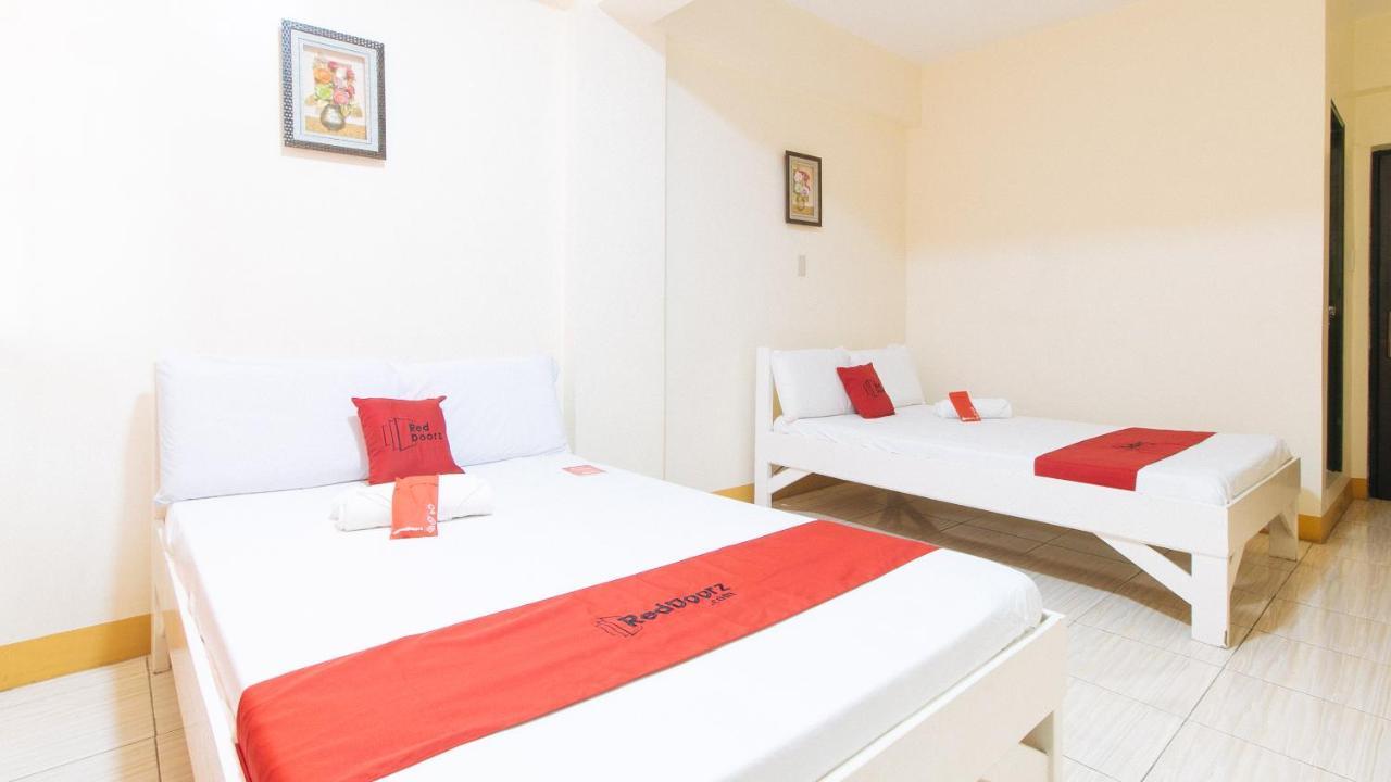 RedDoorz @ Golden Skye Hotel Guagua Buitenkant foto
