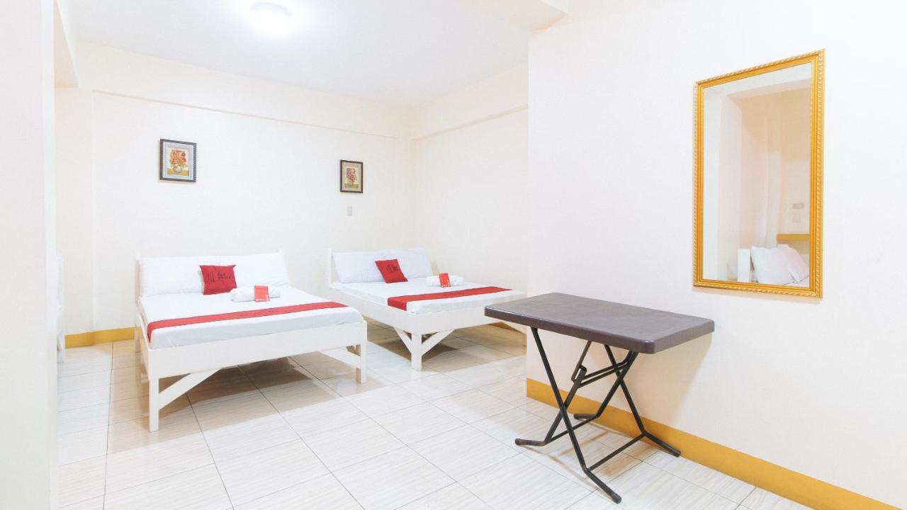 RedDoorz @ Golden Skye Hotel Guagua Buitenkant foto