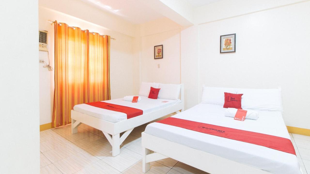 RedDoorz @ Golden Skye Hotel Guagua Buitenkant foto
